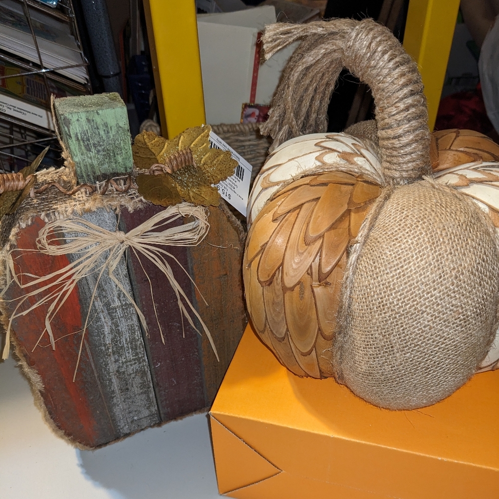 Box#5  🔥 5 For $35 🔥 Two Fall Decor Pumpkins - Picture 2 of 14